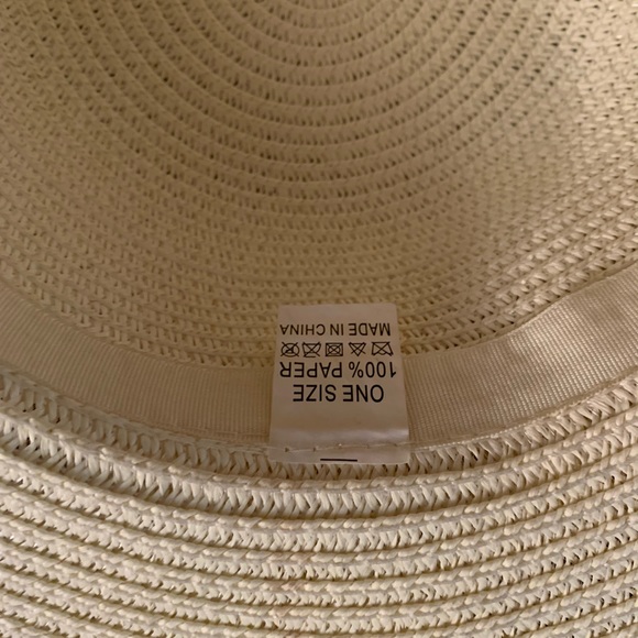 Women’s Hats - Picture 4 of 4